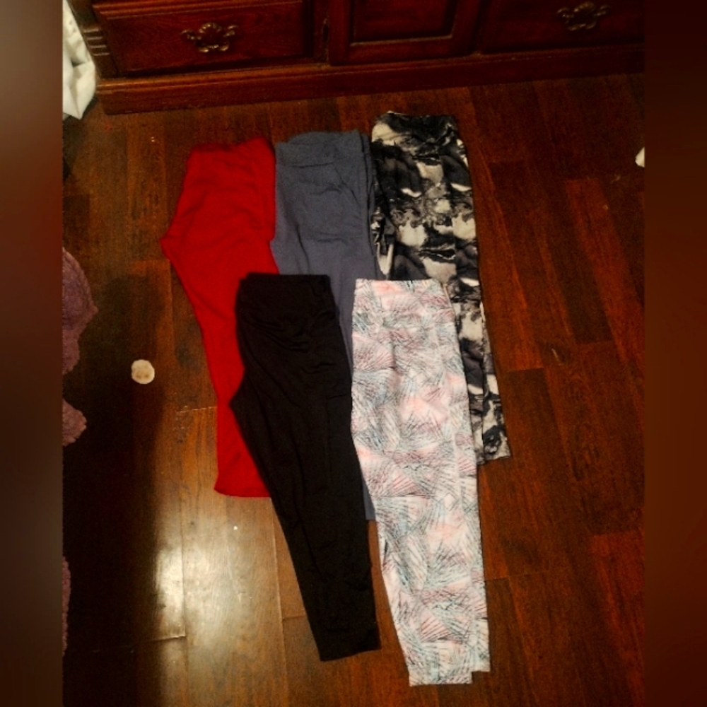 5 pair of size 2x workout leggings